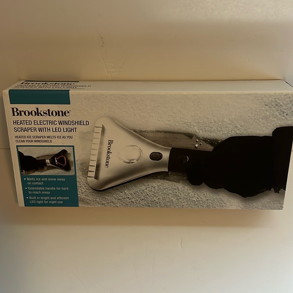 NEW Brookstone Heated Electric Windshield Scraper